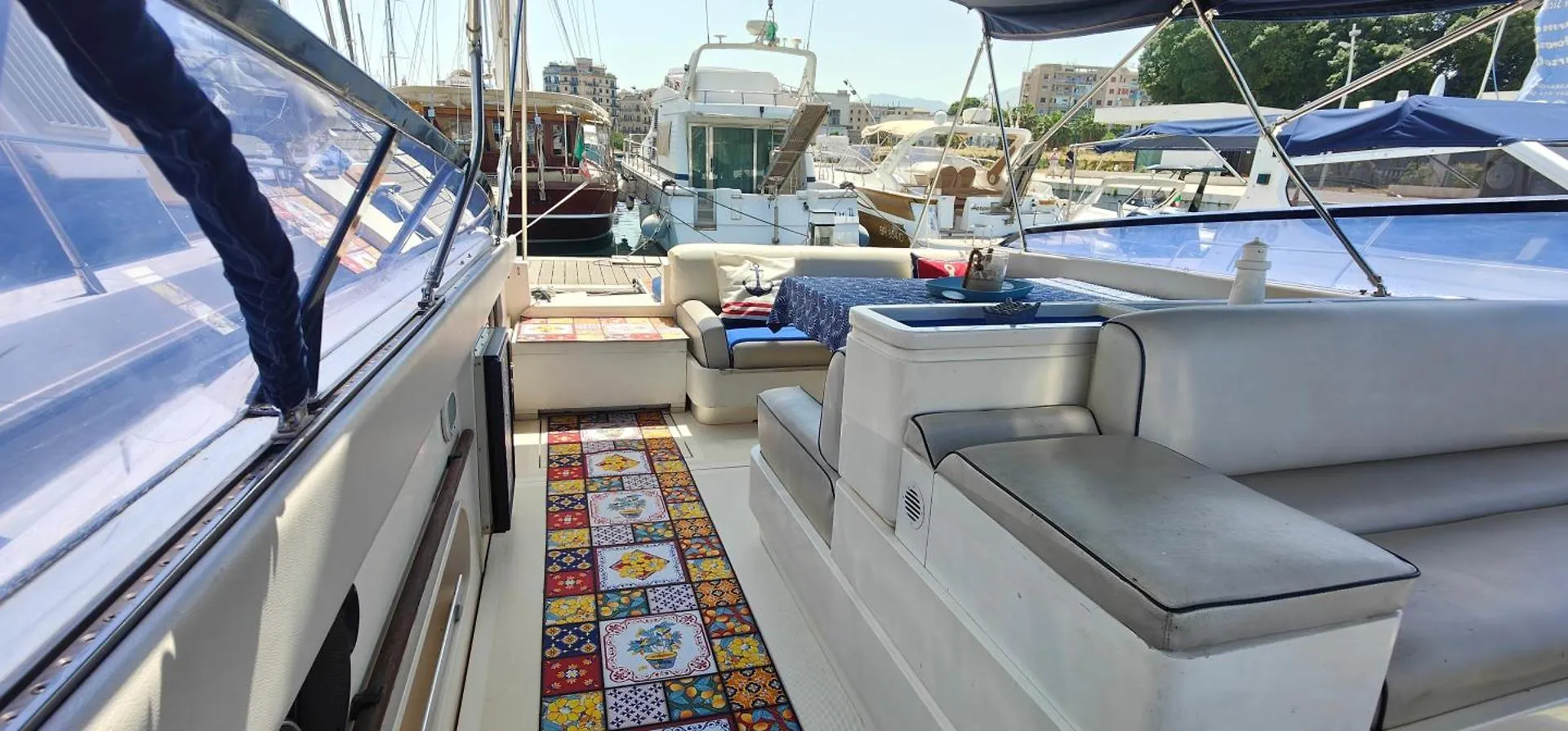 Botel Desire Charming House Boat Hotel Palermo